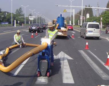 路面标线清除机